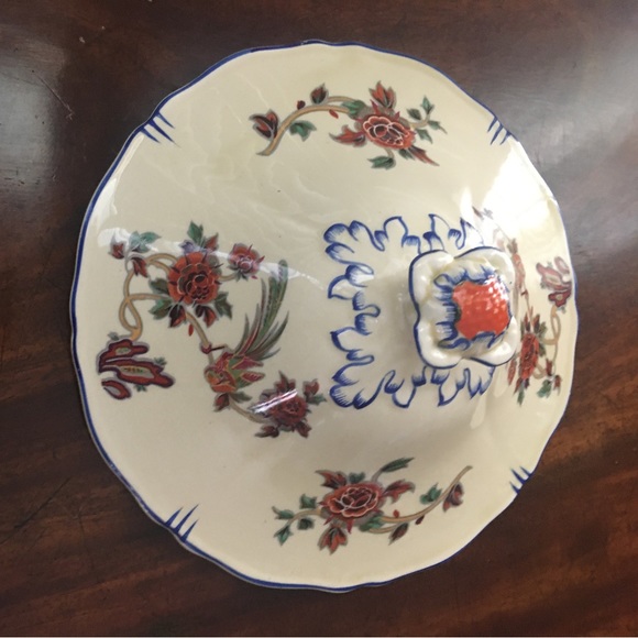 Footed covered round vegetable bowl (smaller cover) Royal Venton Ware - Picture 7 of 9